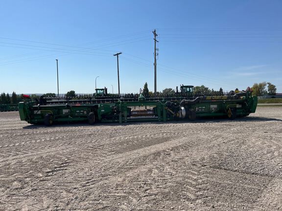 2022 John Deere HD40F Header Combine