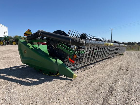 2022 John Deere HD40F Header Combine