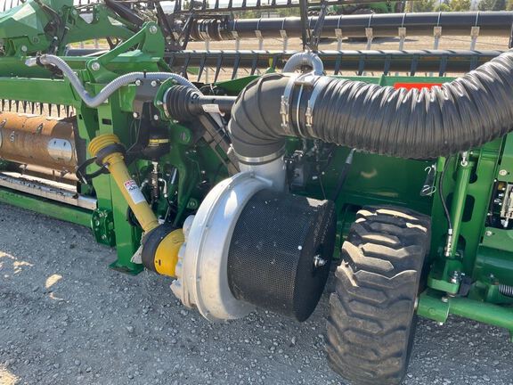 2022 John Deere HD40F Header Combine