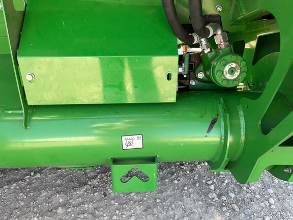 2022 John Deere HD40F Header Combine