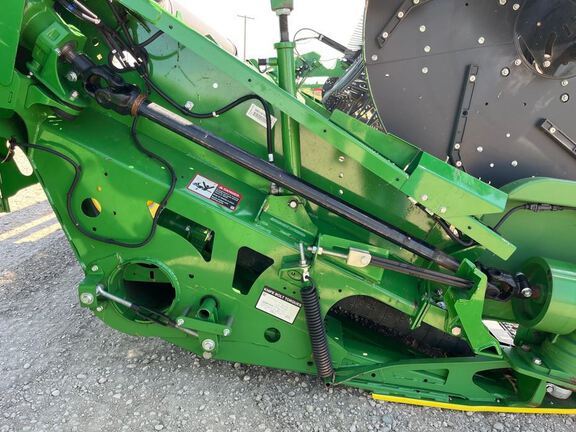 2022 John Deere HD40F Header Combine