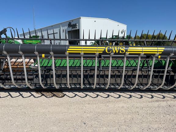 2022 John Deere HD40F Header Combine