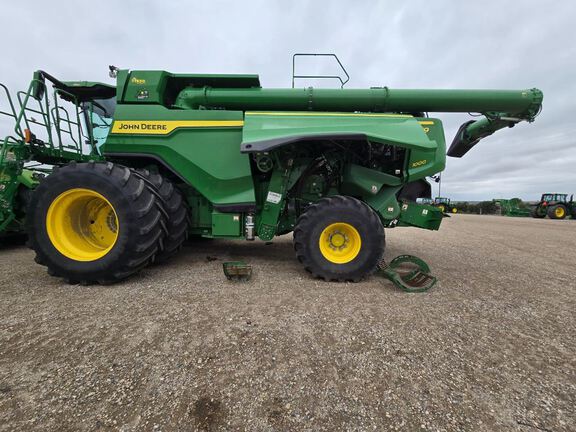 2022 John Deere X9 1000 Combine