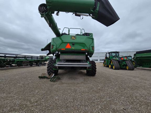 2022 John Deere X9 1000 Combine