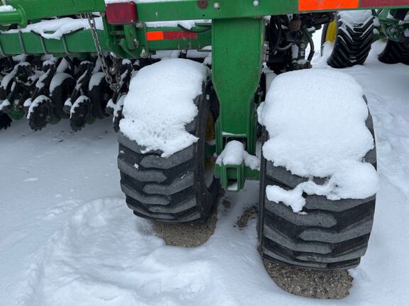 2012 John Deere 1890 Air Seeder