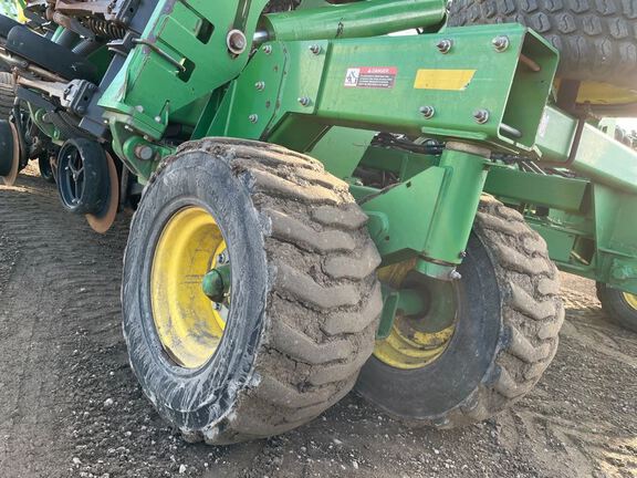 2012 John Deere 1890 Air Seeder