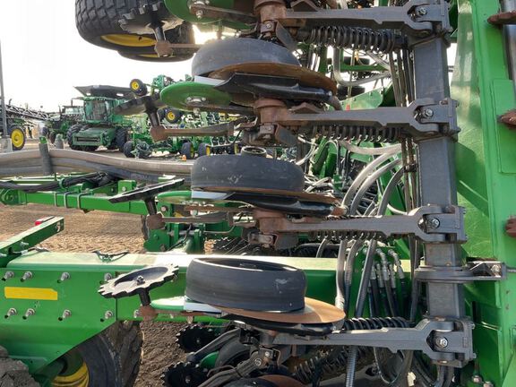 2012 John Deere 1890 Air Seeder