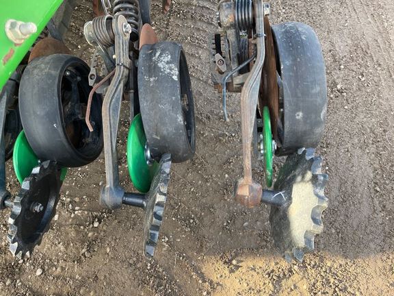 2012 John Deere 1890 Air Seeder