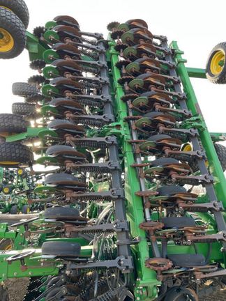 2012 John Deere 1890 Air Seeder