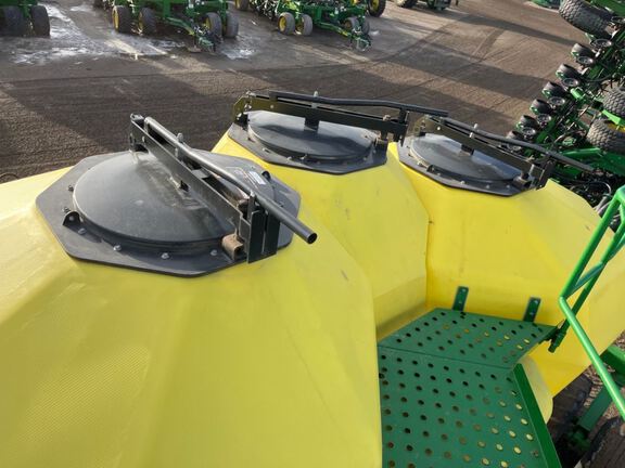 2012 John Deere 1890 Air Seeder