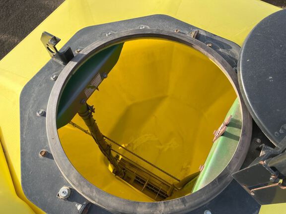 2012 John Deere 1890 Air Seeder