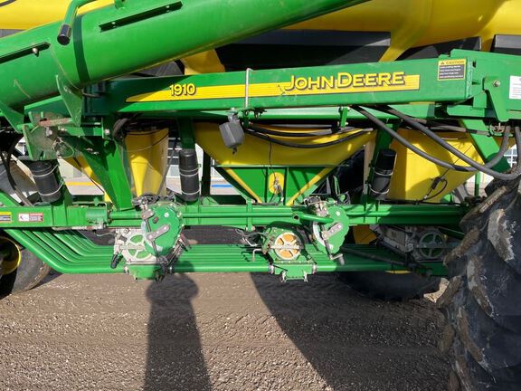 2012 John Deere 1890 Air Seeder