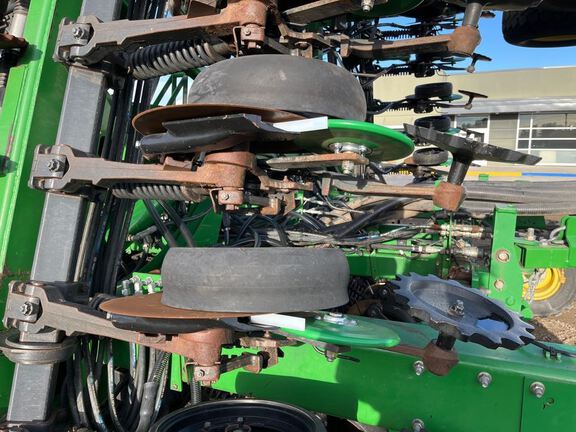 2012 John Deere 1890 Air Seeder