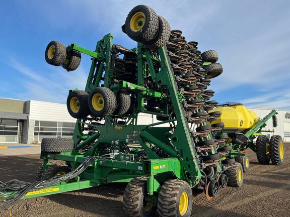 2012 John Deere 1890 Air Seeder