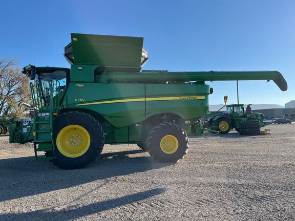 2023 John Deere S780 Combine
