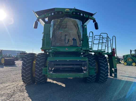 2023 John Deere S780 Combine