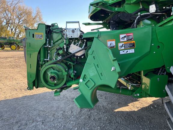 2023 John Deere S780 Combine