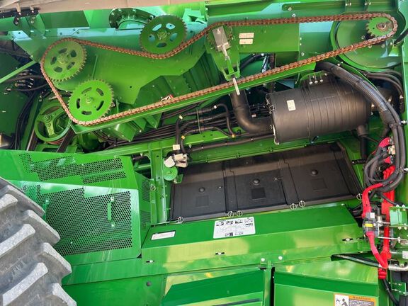 2023 John Deere S780 Combine