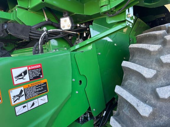 2023 John Deere S780 Combine