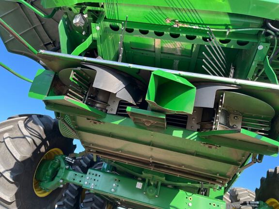 2023 John Deere S780 Combine