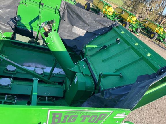 2023 John Deere S780 Combine