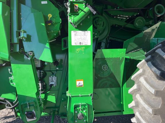 2023 John Deere S780 Combine