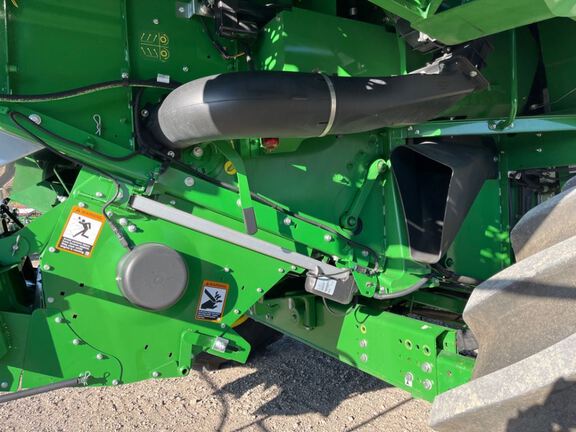 2023 John Deere S780 Combine