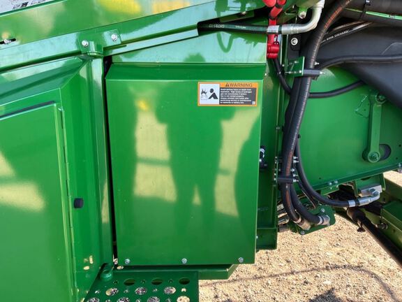 2023 John Deere S780 Combine