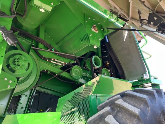 2023 John Deere S780 Combine
