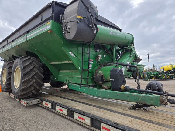 2014 Brent 2096 Grain Cart