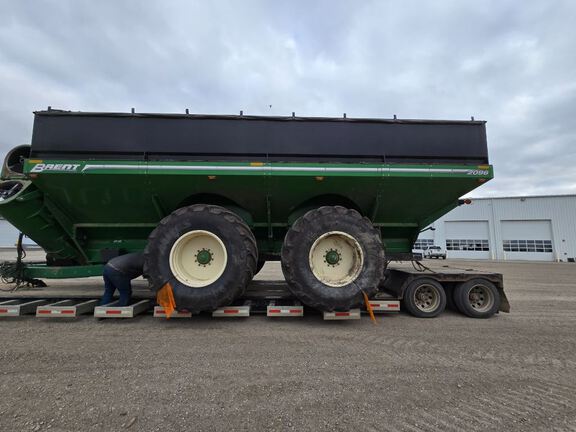 2014 Brent 2096 Grain Cart
