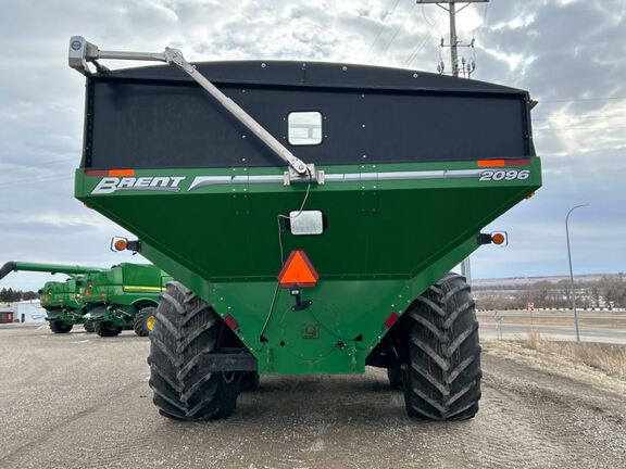 2014 Brent 2096 Grain Cart