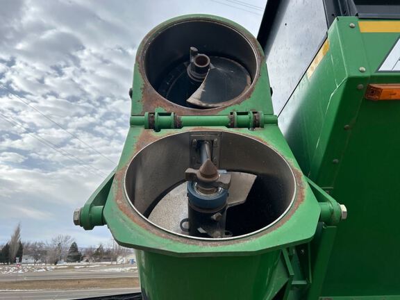 2014 Brent 2096 Grain Cart