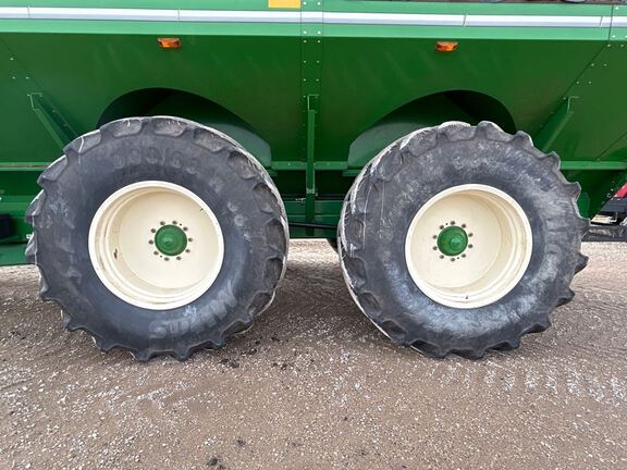 2014 Brent 2096 Grain Cart