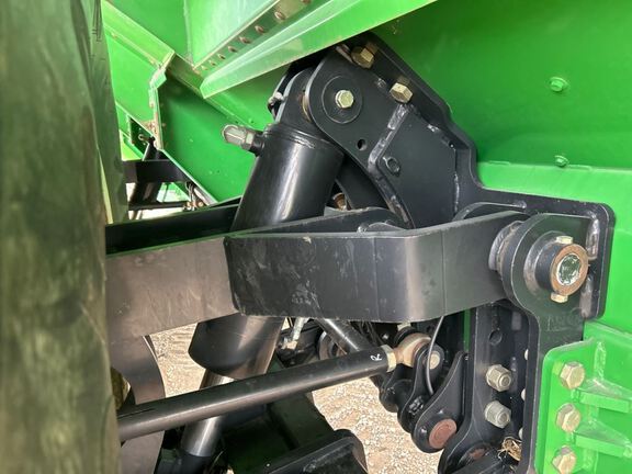 2014 Brent 2096 Grain Cart