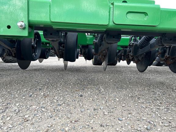 2024 John Deere N560F-C850 Air Seeder