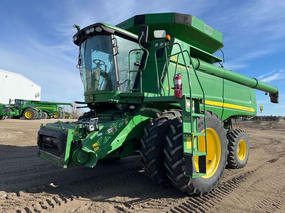 2010 John Deere 9770 STS Combine
