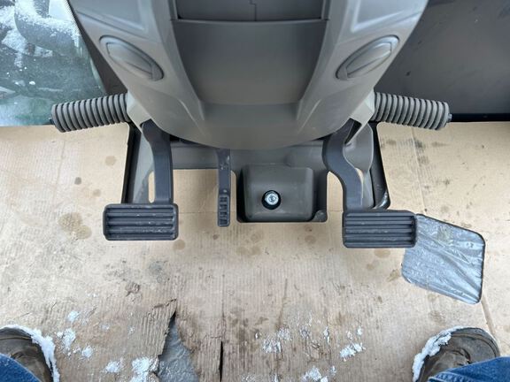 2025 John Deere 9R 540 Tractor 4WD