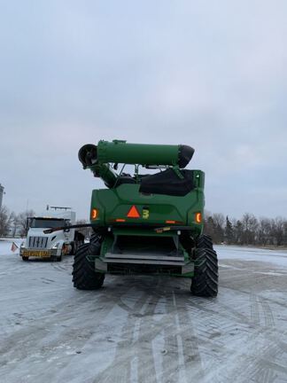 2023 John Deere X9 1000 Combine