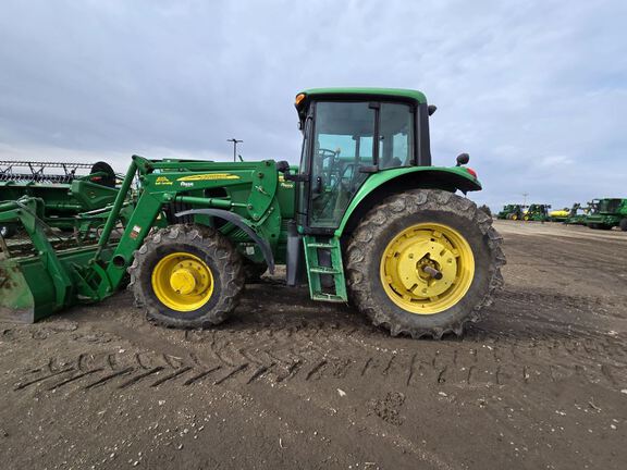 2010 John Deere 7130 Tractor