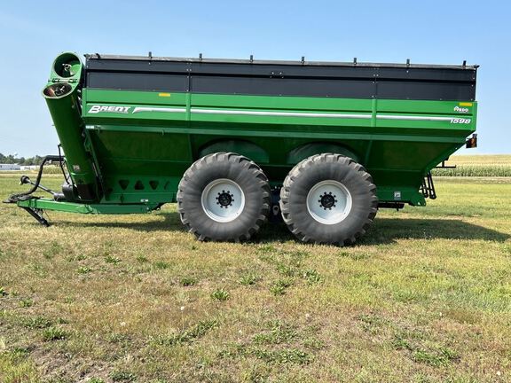 2024 Brent 1598 Grain Cart