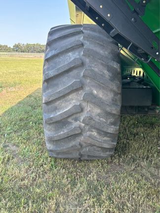 2024 Brent 1598 Grain Cart