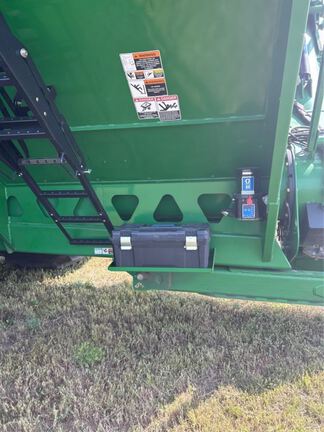 2024 Brent 1598 Grain Cart