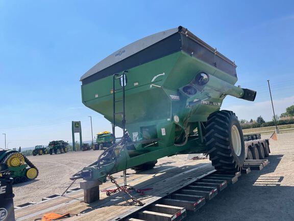 2001 Brent 672 Grain Cart