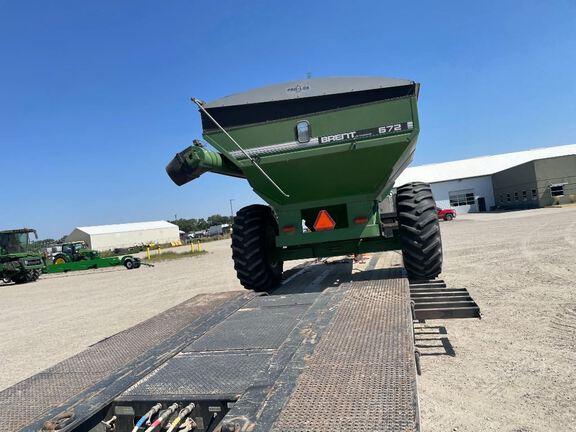 2001 Brent 672 Grain Cart
