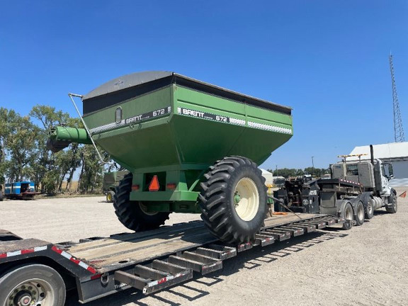 2001 Brent 672 Grain Cart