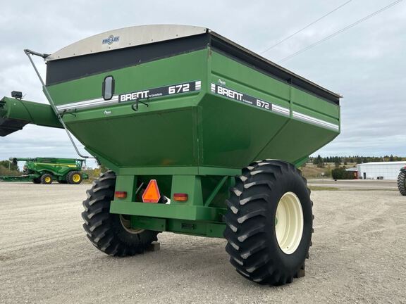 2001 Brent 672 Grain Cart