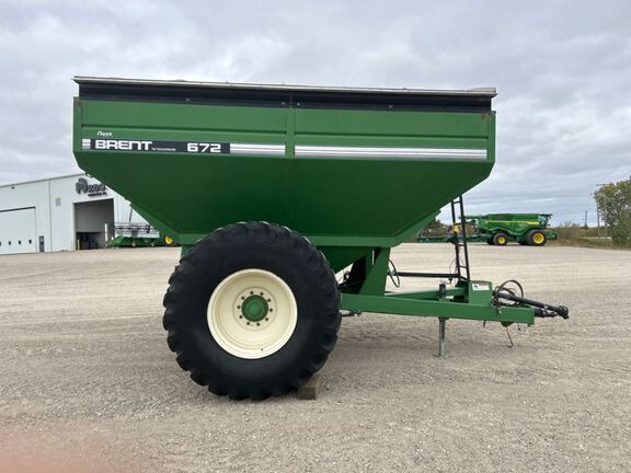 2001 Brent 672 Grain Cart