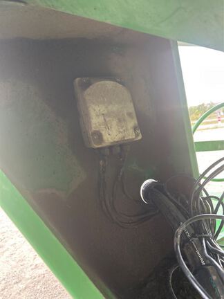 2001 Brent 672 Grain Cart