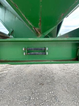 2001 Brent 672 Grain Cart